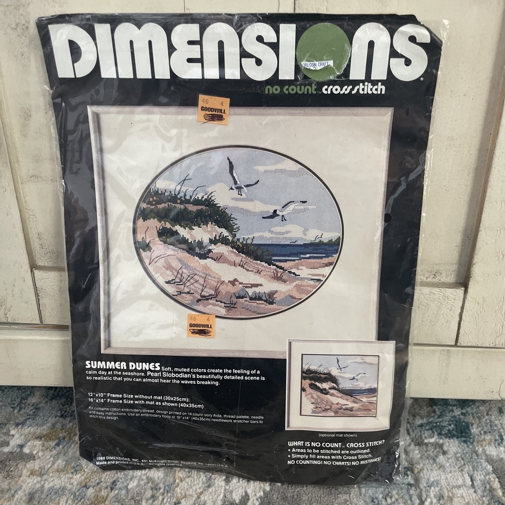 VINTAGE  1988 DIMENSIONS CROSS‎ STITCH " Summer Dunes " #3911